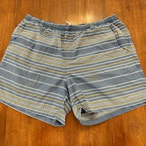 PFG SHORTS. SIZE XL. 6 INCH INSEAM.